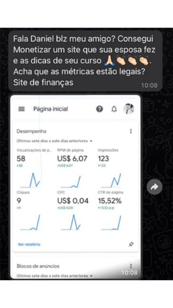 Aluno mostrando a primeira monetização de um site de finanças