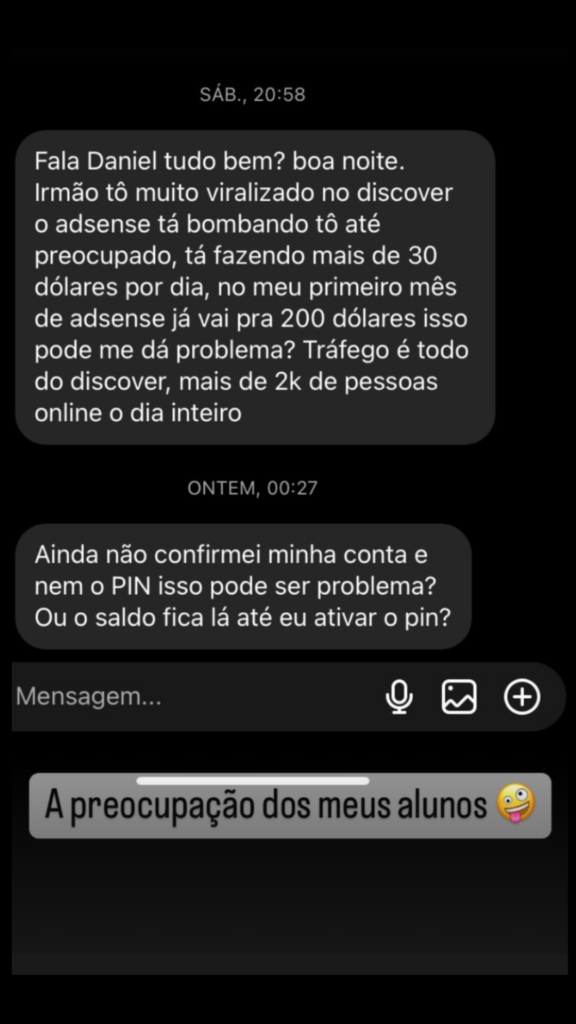 Aluno contando que faz mais de 30 dólares por dia no primeiro mês de AdSense